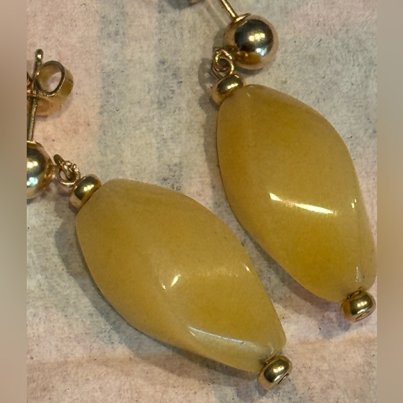 Yellow agate twist bead dangle earrings w/ 14K gold beads & ball posts - Picture 3 of 5